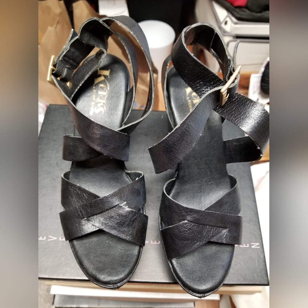 Like New - 7 1/2 Korks Black Platform Sandals